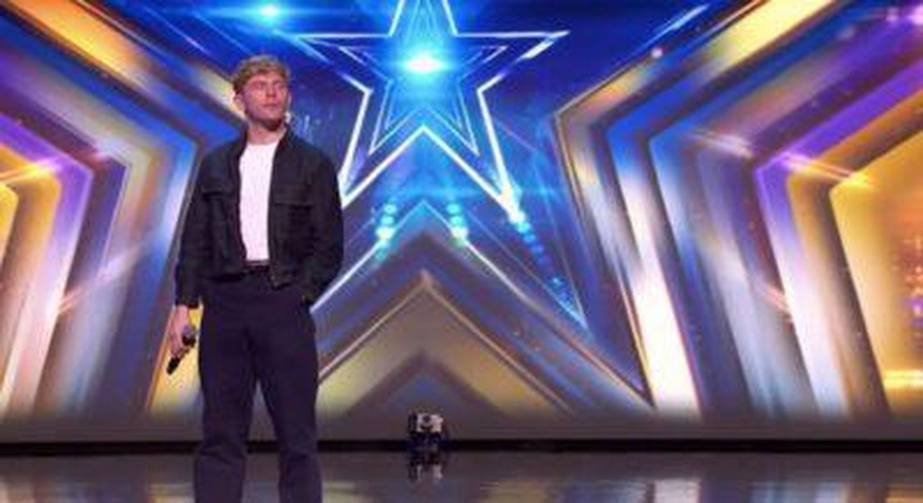 Mickey_Callisto_sorprende_i_giudici_con_la_sua_esibizione_mRKvXurPvW - Confidenze24 Source: ITV - - Cantante su BGT