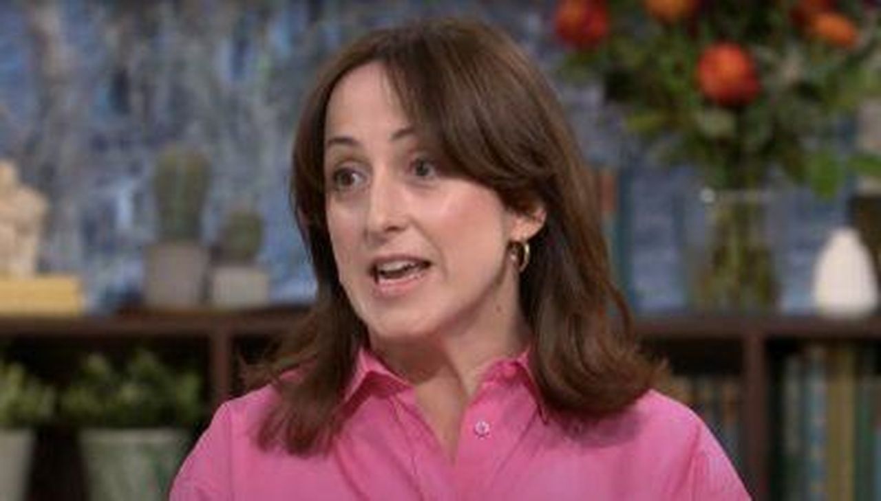 Natalie_Cassidy_ammette_Sono_un_po_snob_b4l3E5G9H4 - Confidenze24 Source: This Morning - YouTube - Natalie Cassidy su This Morning