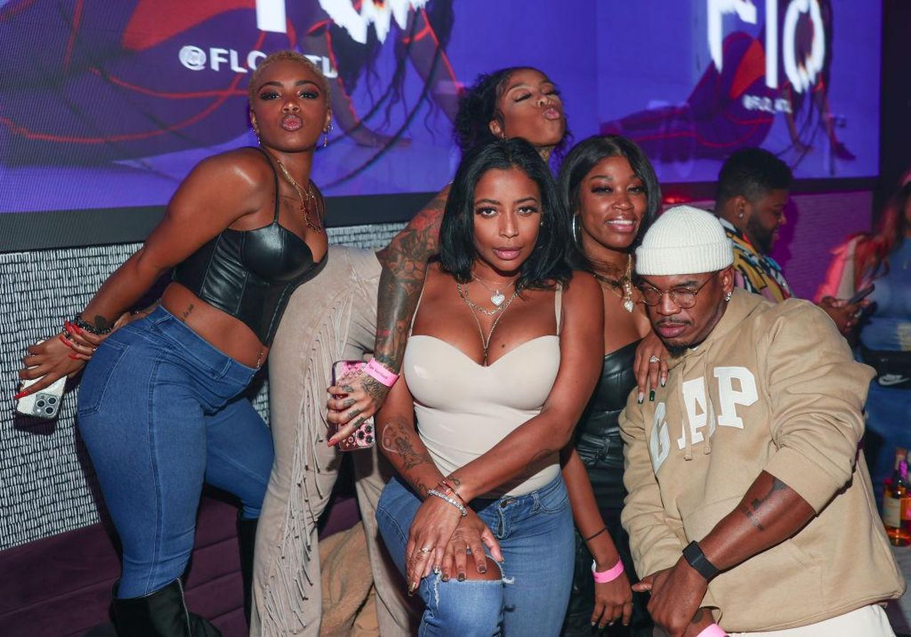 NeYo_presenta_il_suo_piramide_di_4_fidanzate_9k0v7lBeWa - Confidenze24 Source: Prince Williams - Bossip - Ne-Yo e le sue quattro fidanzate
