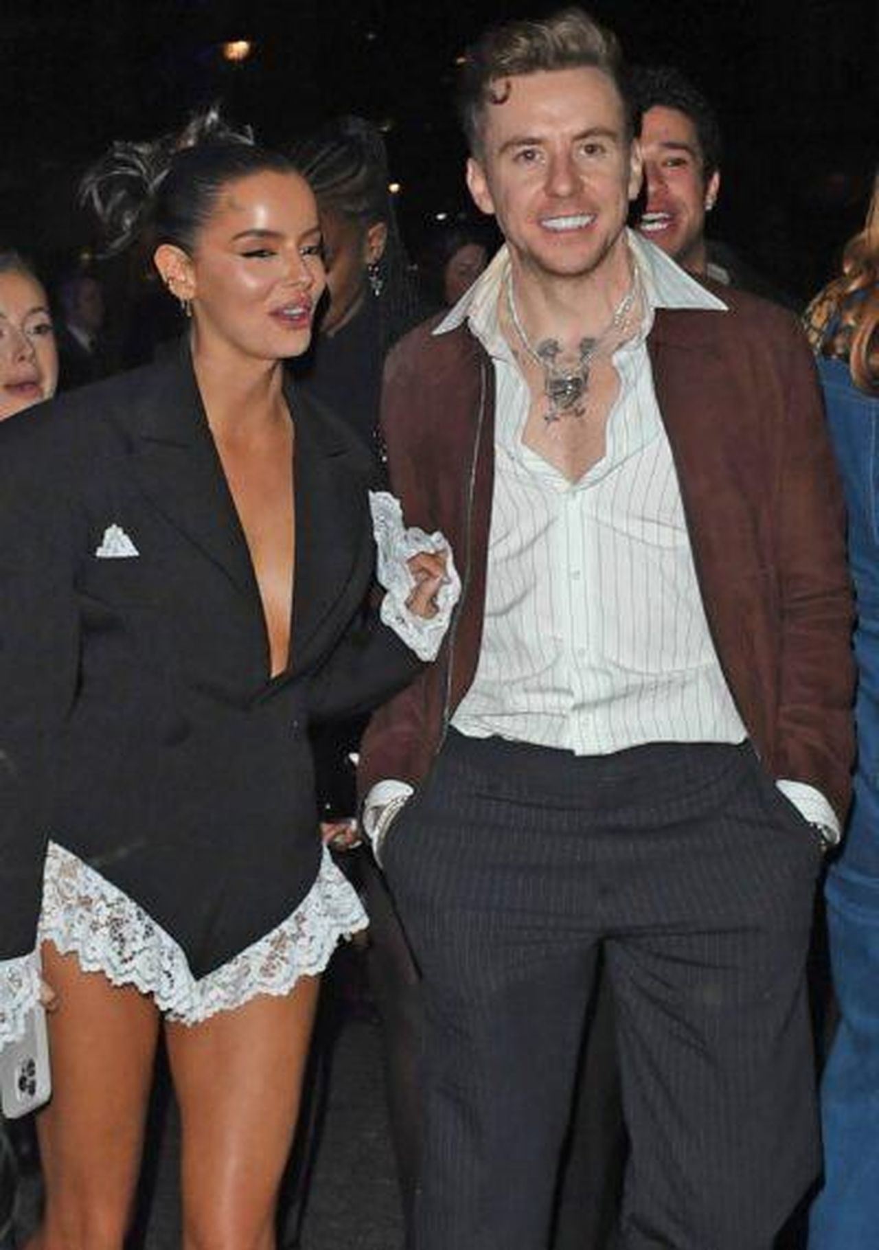 Non__ci_di_cui_ha_bisogno_in_questo_momento_f1LNn0v6Xk - Confidenze24 'Non è ciò di cui ha bisogno in questo momento' Maura Higgins e Danny Jones insieme'Non è ciò di cui ha bisogno in questo momento' Maura Higgins e Danny Jones insieme