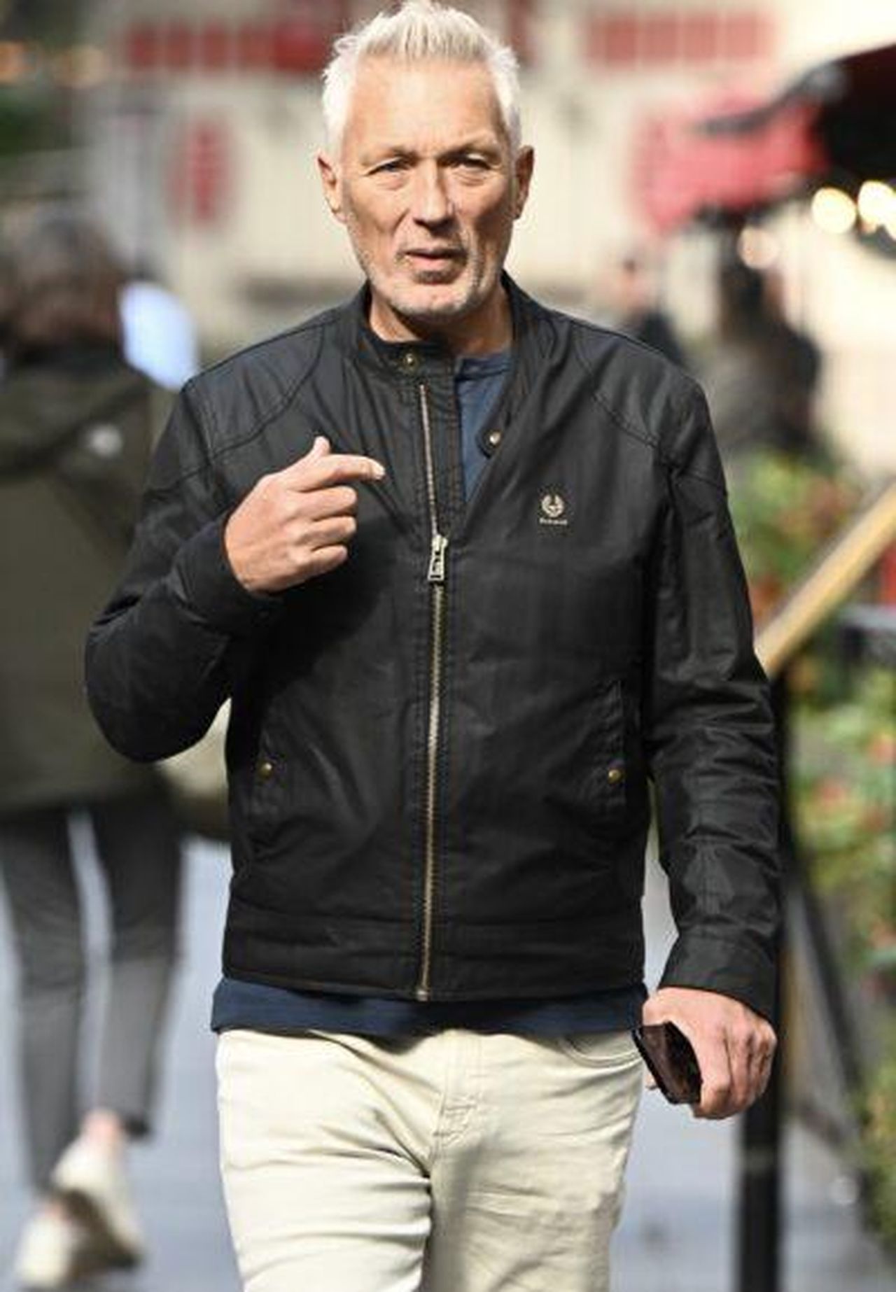 Non_gli_piacevo_f1wJOmyO0p - Confidenze24 Source: Splash News - - Martin Kemp con espressione seria