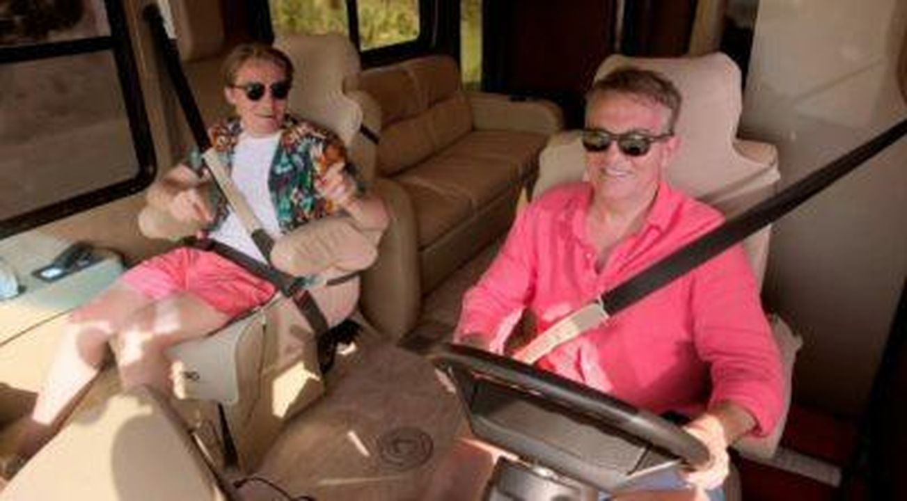 Nuove_avventure_in_Asia_IZXtTlU4cZ - Confidenze24 Nuove avventure in Asia Barney Walsh e Bradley Walsh in Breaking Dad