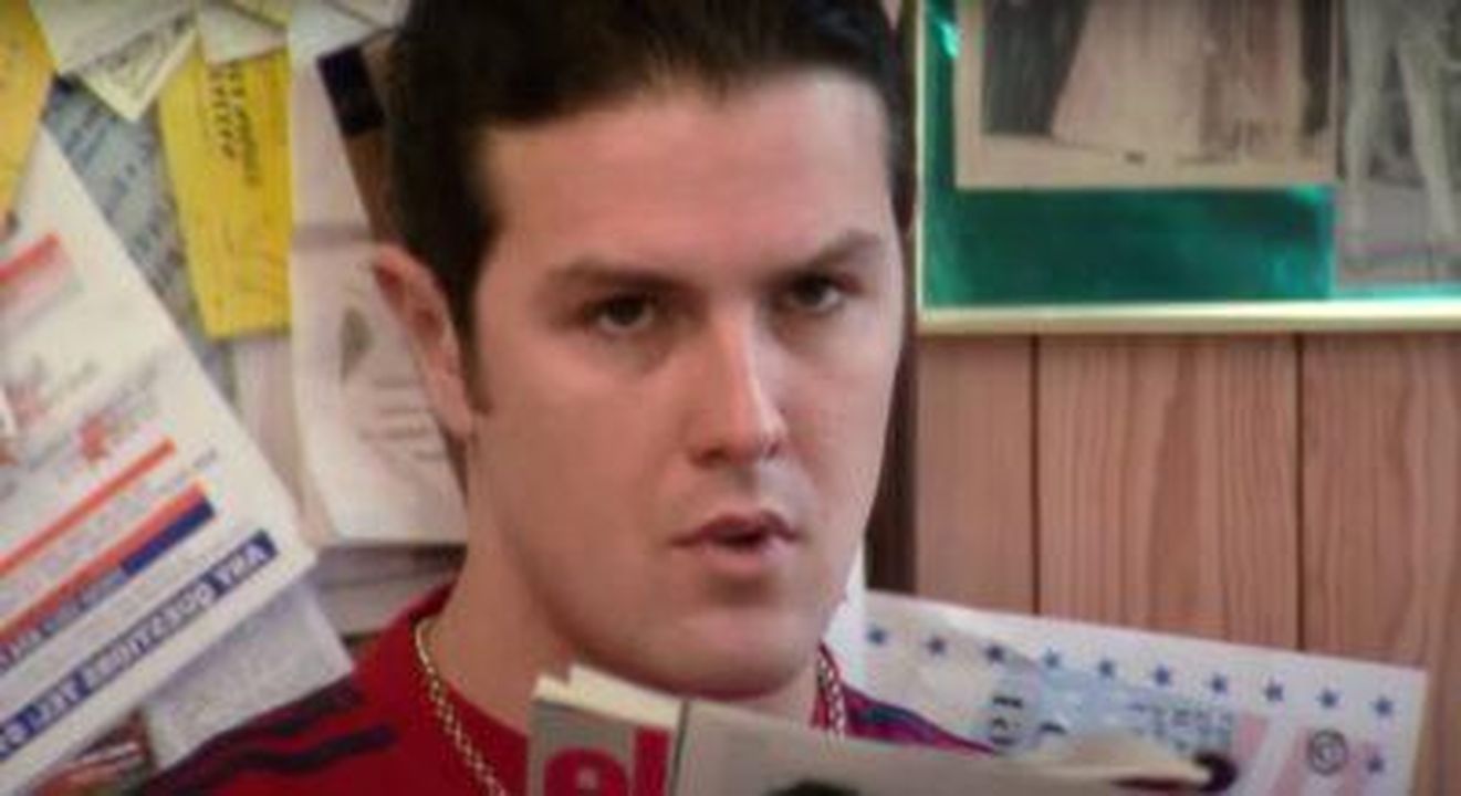 Paddy_McGuinness_sulla_perdita_della_madre_Pat_AQ6bngAsSO - Confidenze24 Source: YouTube - - Paddy McGuinness in Phoenix Nights