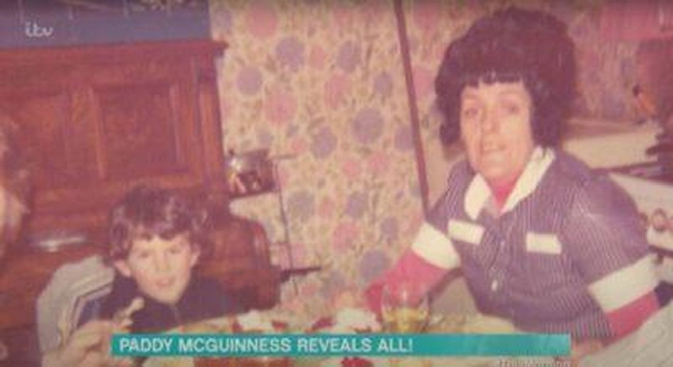 Paddy_McGuinness_sulla_perdita_della_madre_Pat_eTJfKXVDIy - Confidenze24 Source: YouTube - - Paddy McGuinness con sua madre