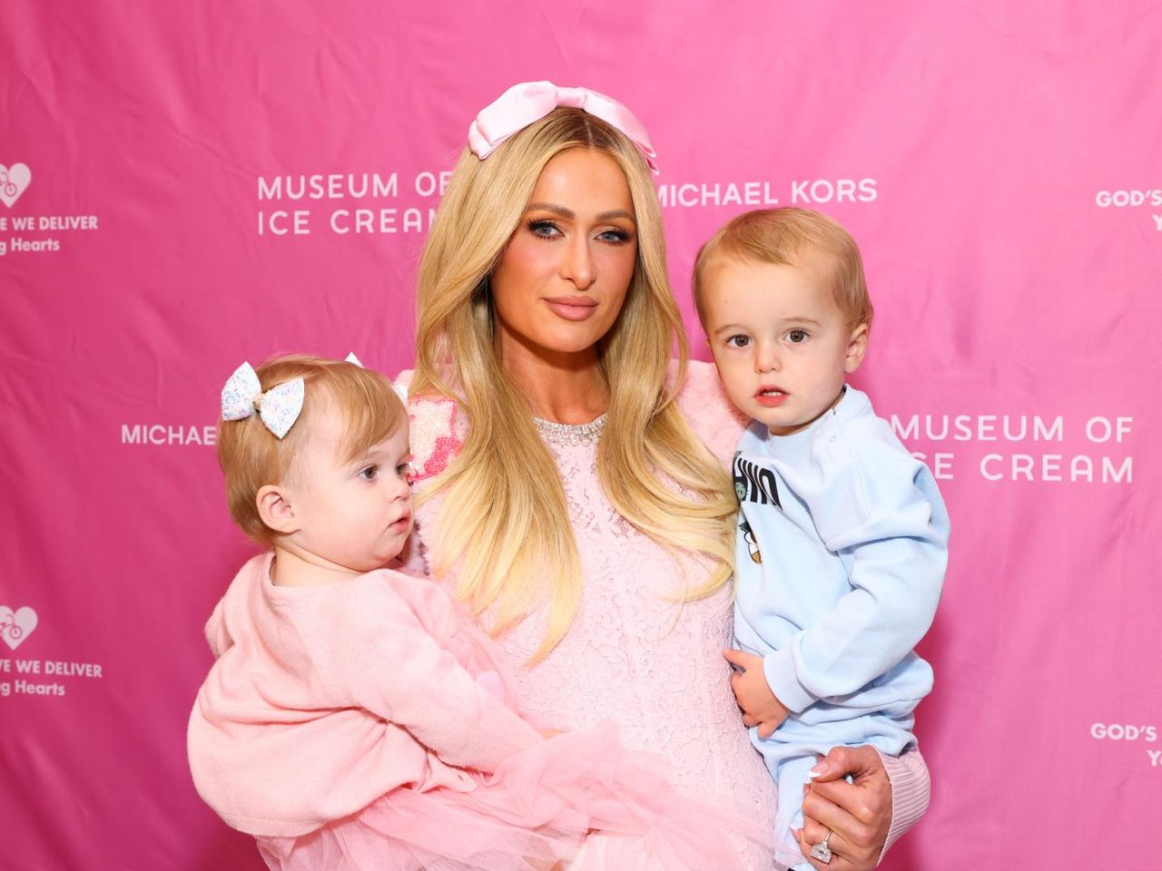Paris_Hilton_difende_la_sua_vita_da_mamma_oe1ampOdfR - Confidenze24 Source: Stephanie Augello/Variety - Getty Images - London e Paris Hilton al Young Hearts Friends Fest
