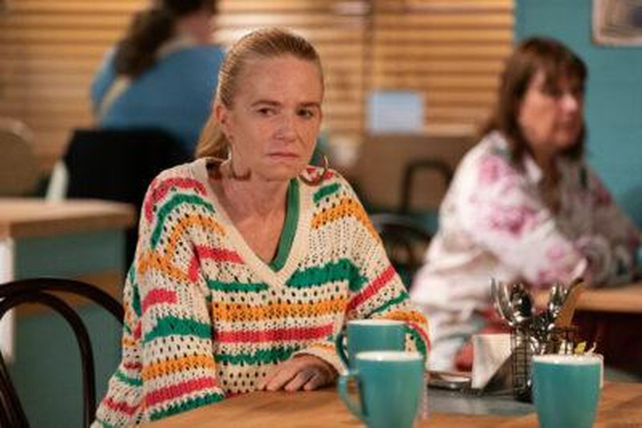 Patsy_Palmer_annuncia_che_lascia_il_soap_come_Bianca_Jackson_jAYhVY0LZG - Confidenze24 Source: BBC - - Bianca sembra preoccupata in EastEnders
