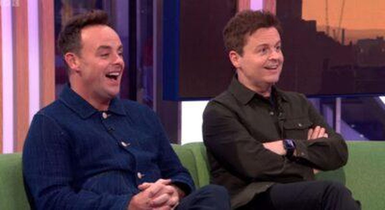 Perch_Ant_e_Dec_sono_stati_quasi_citati_in_giudizio_DhUEpRjzUf - Confidenze24 Source: The One Show / BBC - - Ant e Dec sono favoriti in TV