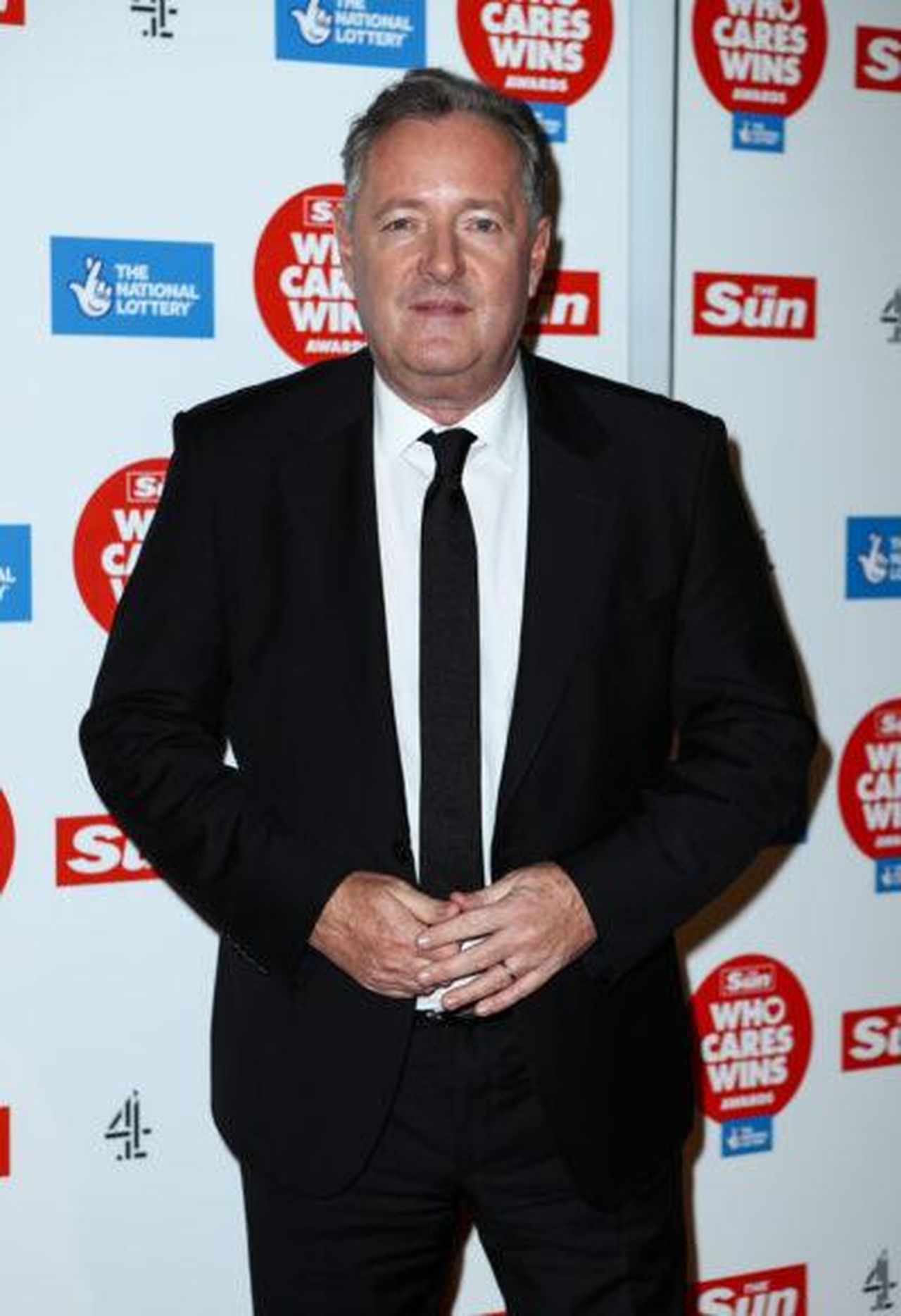 Piers_Morgan_9DYjKVwPJ7 - Confidenze24 Piers Morgan Piers Morgan sul tappeto rosso