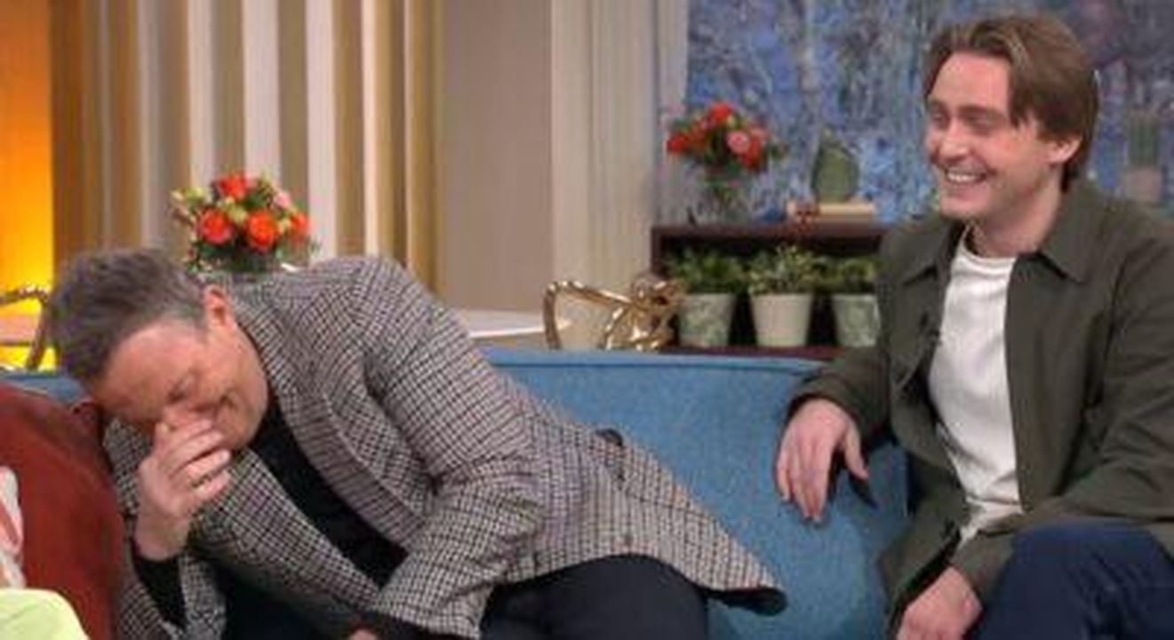 Qualcuno_deve_svegliare_Bradley_Wrfrj1HycD - Confidenze24 Source: Credit: ITV - - Bradley e Barney Walsh su This Morning