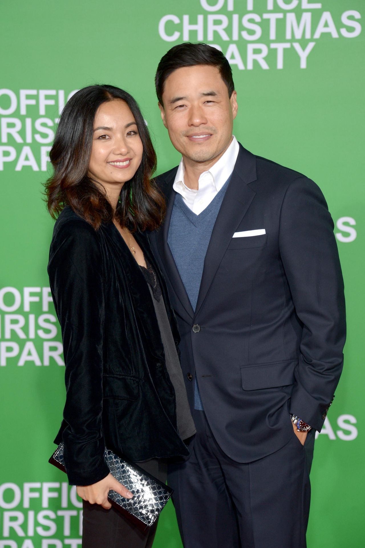Randall_Park_e_Jae_Suh_Park_hanno_un_figlio_F2BPzLULIh - Confidenze24 Source: Getty - - Randall Park e Jae Suh Park con la loro figlia