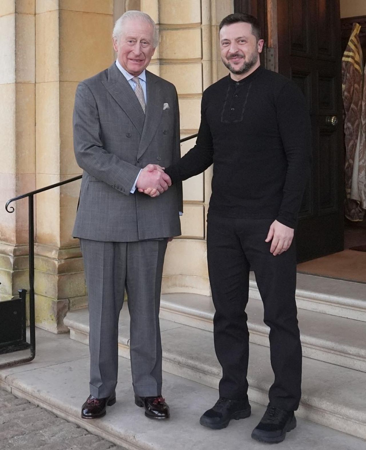 Re_Carlo_e_Starmer_un_masterclass_diplomatica_YmahvT8XGt - Confidenze24 Re Carlo e Starmer: un masterclass diplomatica Incontro tra Re Carlo e Zelensky