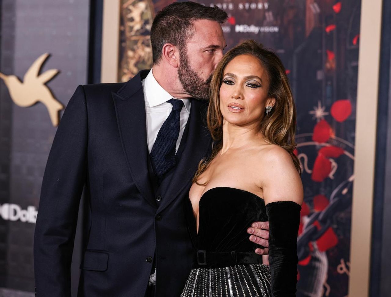 Reazione_di_Jennifer_Lopez_alle_foto_di_Affleck_e_Garner_eeZoeB5Oeo - Confidenze24 Reazione di Jennifer Lopez alle foto di Affleck e Garner Jennifer Lopez e Ben Affleck