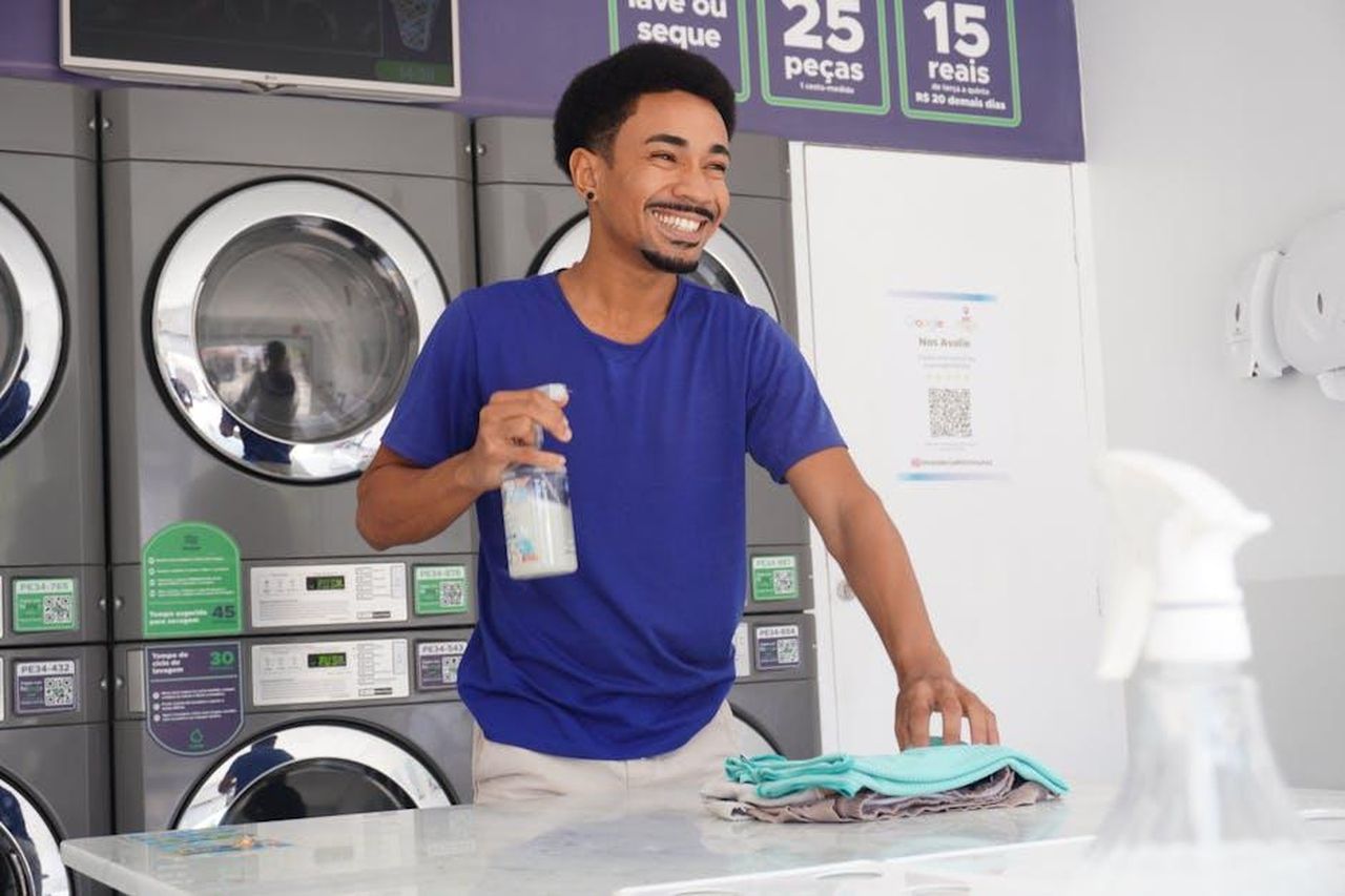 Recensioni_entusiastiche_degli_utenti_o37fimVL0R - Confidenze24 Source: Gyldo . - pexels - It's time to do laundry / Hora de lavar roupa