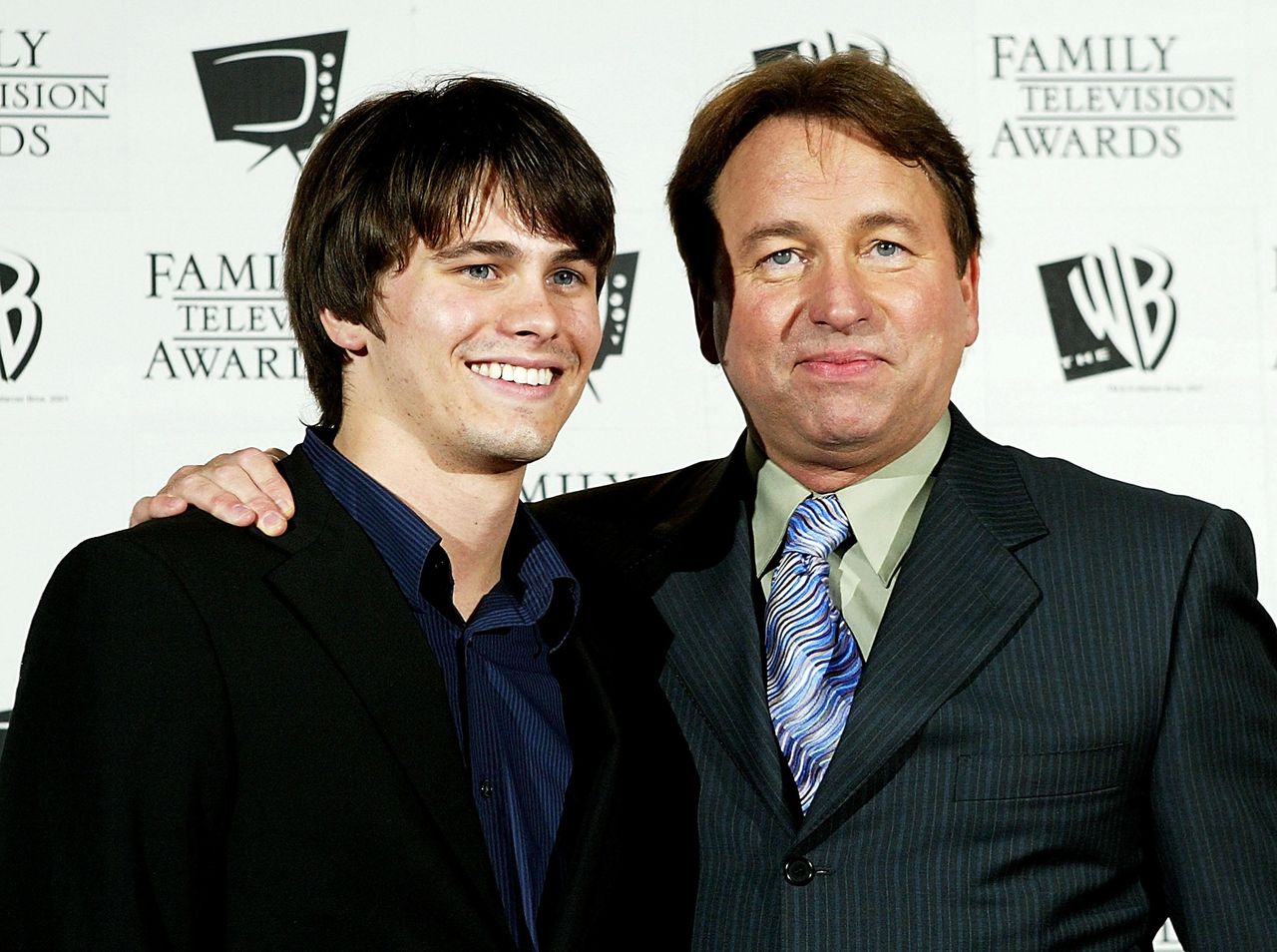 Ricordi_di_Jason_sul_Padre_John_Ritter_CxvxQlvnez - Confidenze24 Source: Carlo Allegri - - Jason Ritter parla di suo padre John