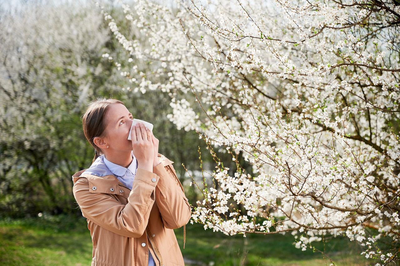 Ridurre_lEsposizione_ai_Rischi_delle_Allergie_Stagionali_EJDzKaR1hk - Confidenze24 Source: Getty Images - - Consigli per Combattere gli Starnuti Stagionali
