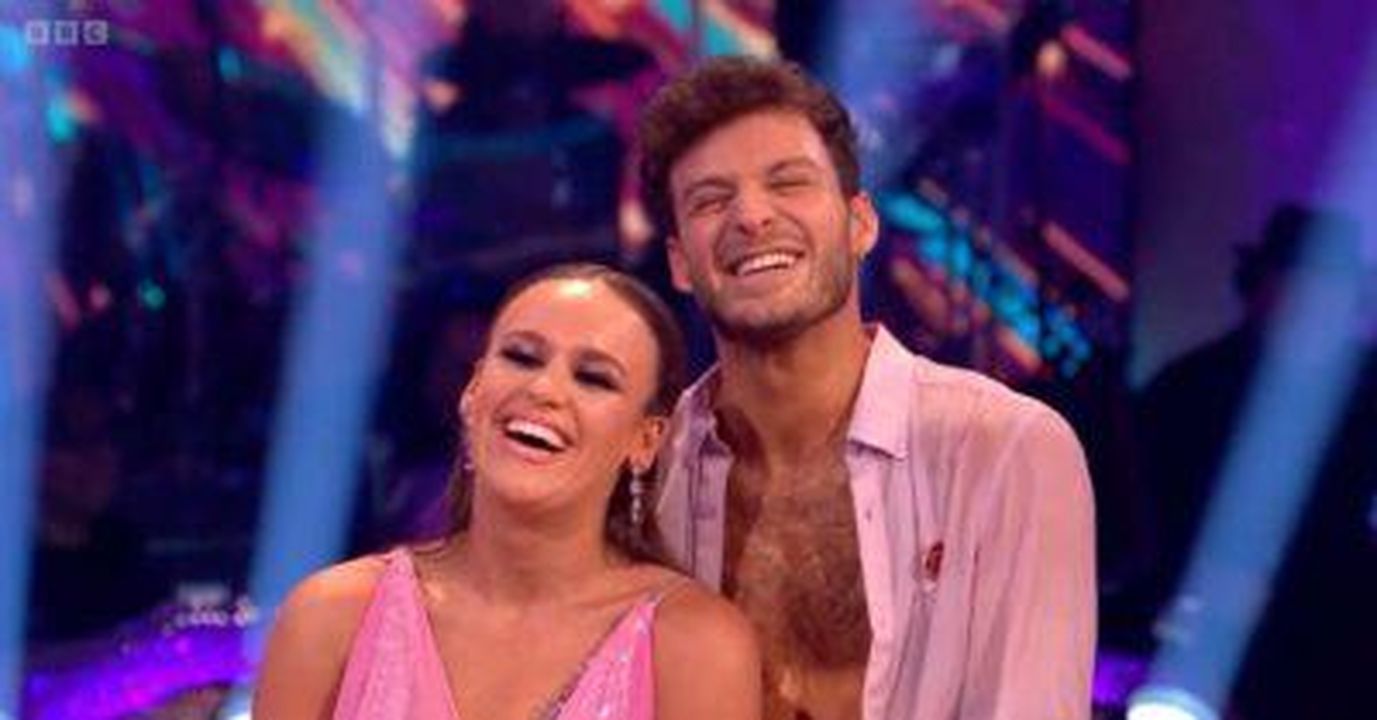 Rivelazioni_da_un_insider_di_Coronation_Street_EIjALmLjdL - Confidenze24 Source: BBC iPlayer - - Ellie Leach, star di Coronation Street