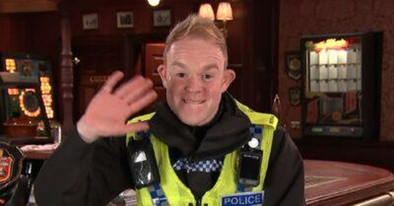 Spiegazione_del_divieto_di_ITV_haNOTFQc18 - Confidenze24 Source: ITV - - Colson Smith da Coronation Street