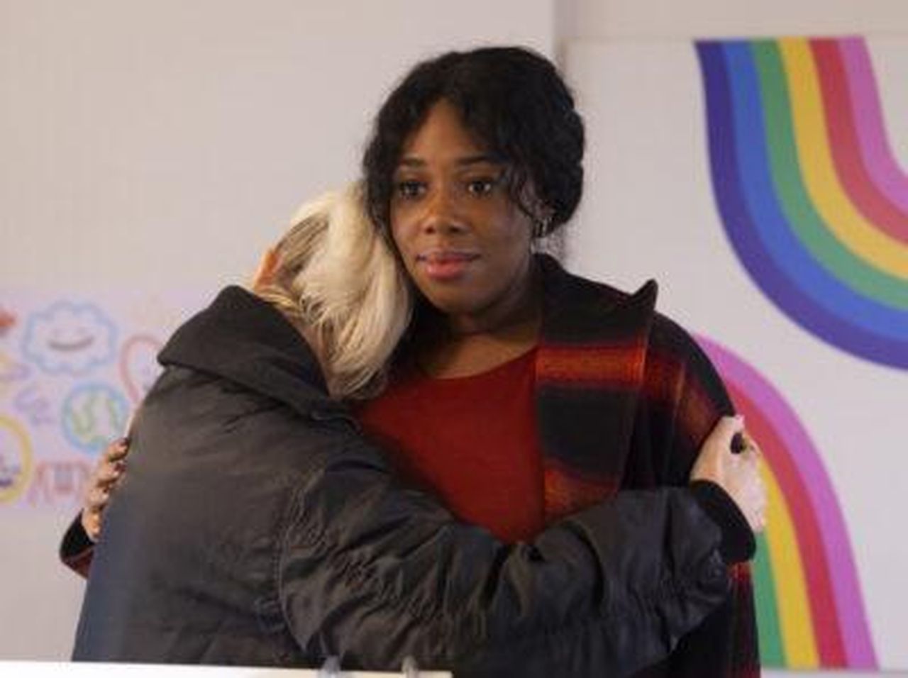 Spoiler_di_Coronation_Street_per_la_prossima_settimana_1_DeeDee_ha_un_piano_0pKJqjusrP - Confidenze24 Spoiler di Coronation Street per la prossima settimana: 1. Dee-Dee ha un piano Dee-Dee e Lauren
