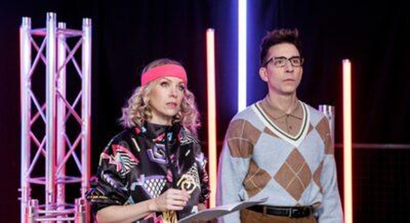 Strictly_Come_Dancing_annuncia_Comic_Relief_special_De8B06vKWN - Confidenze24 Source: BBC - - Rachel Parris e Russell Kane durante il speciale di Strictly Red Nose Day