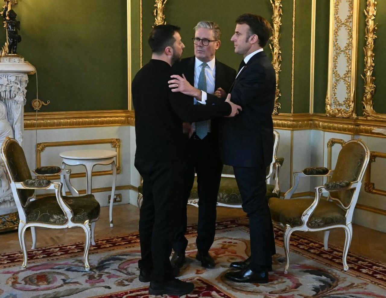 Supporto_internazionale_per_lUcraina_N0ZDDwPuwk - Confidenze24 Supporto internazionale per l'Ucraina Leader mondiali a sostegno dell'Ucraina
