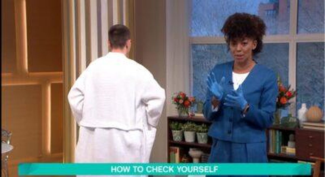 This_Morning_oggi__Dr_Zoe_esegue_un_controllo_per_il_cancro_testicolare_jXhNTKdHkN - Confidenze24 Source: ITV - - Dr Zoe su This Morning