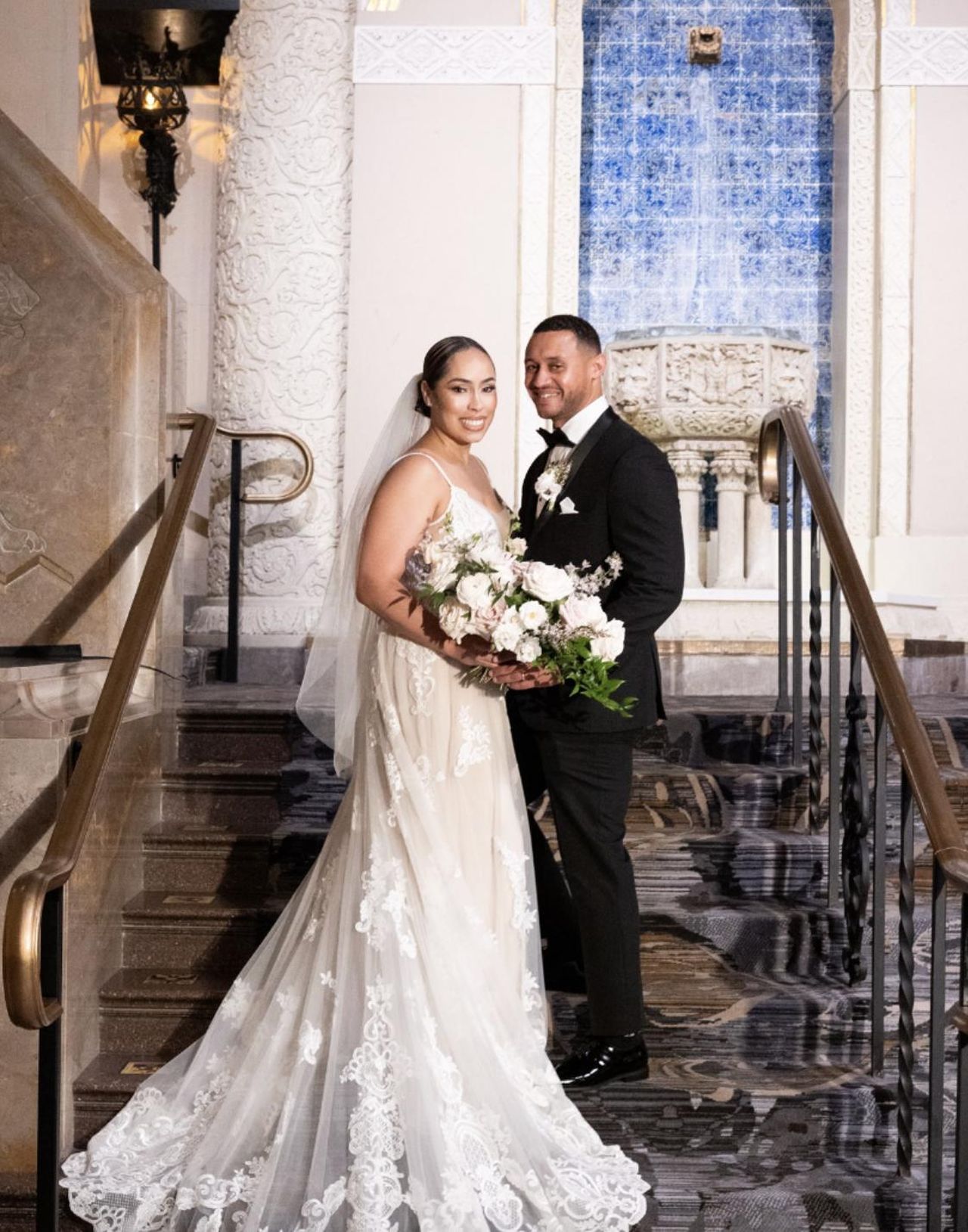 Thomas_parla_con_il_gemello_Tim_di_Camille_k7DCEOi9YH - Confidenze24 Source: Mike Purdy di Mood Photo and Video - - Thomas & Camille