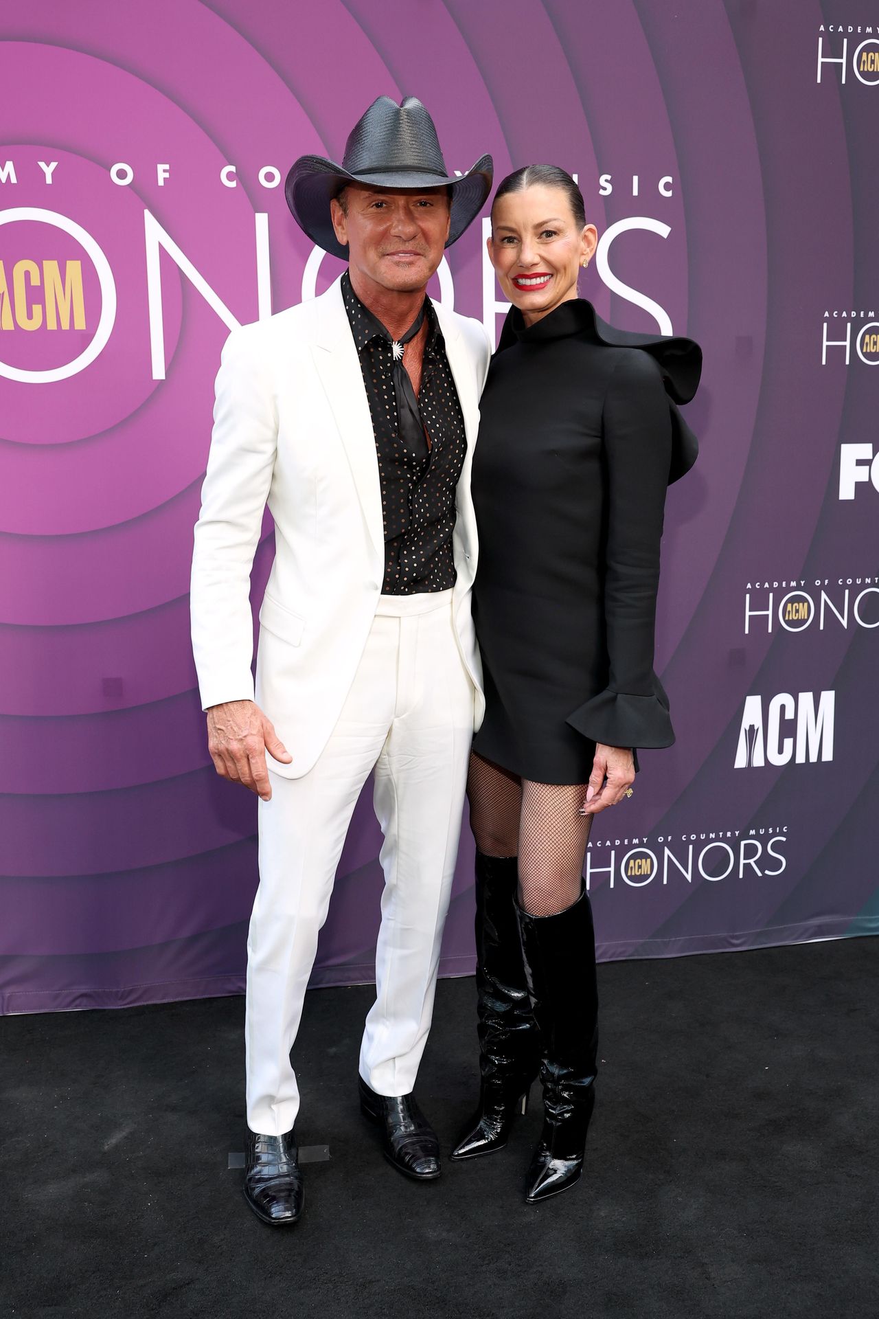 Tim_McGraw_costretto_a_rinunciare_a_un_ruolo_in_TV_xGE1kLDtuA - Confidenze24 Source: Terry Wyatt - Closer Weekly - Faith Hill 'Aiuto Straordinario' per Tim McGraw Dopo Infortunio e Chirurgia