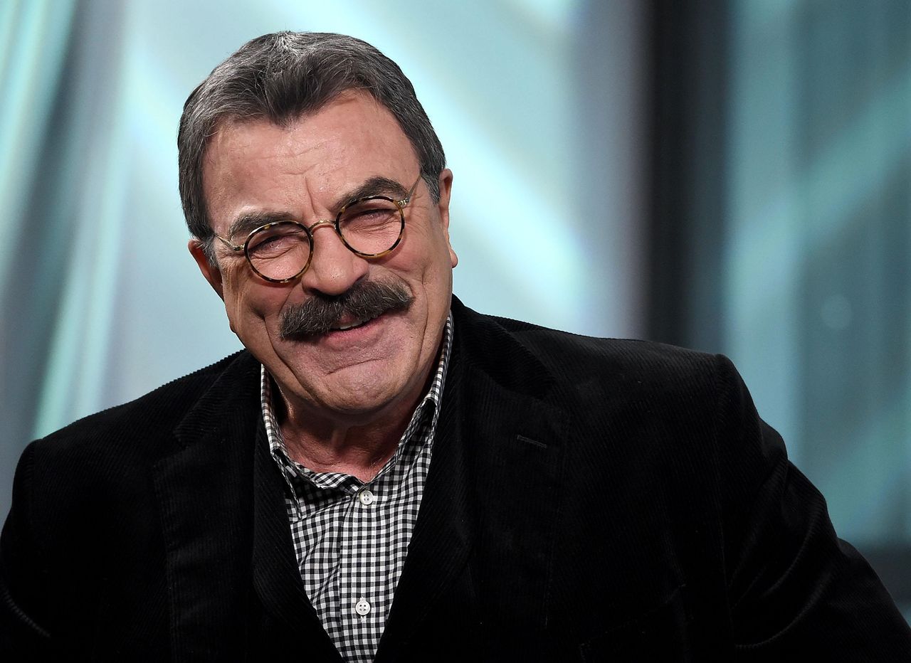 Tom_Selleck_e_il_suo_nuovo_progetto_dopo_Blue_Bloods_y0hFAkPmRz - Confidenze24 Source: Jamie McCarthy - Closer Weekly - Tom Selleck 'Piani per fare molto' ora che ha 80 anni