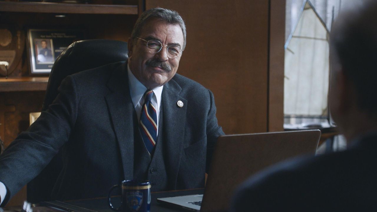 Tom_Selleck_si_allontana_da_Blue_Bloods_dopo_14_stagioni_ndFWWOvxcw - Confidenze24 Source: CBS ©2022 CBS Broadcasting, Inc. - - Tom Selleck ha un nuovo progetto in sviluppo dopo Blue Bloods