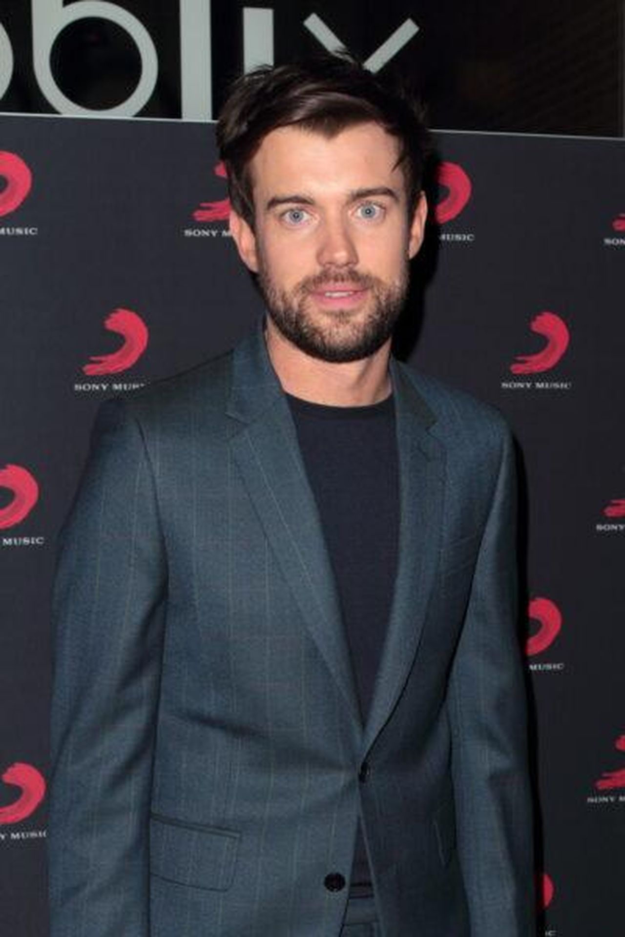 Tributo_a_Liam_Payne_ai_BRIT_Awards_MjRLvgrnFz - Confidenze24 Source: Splashnews.com - - Jack Whitehall durante il tributo