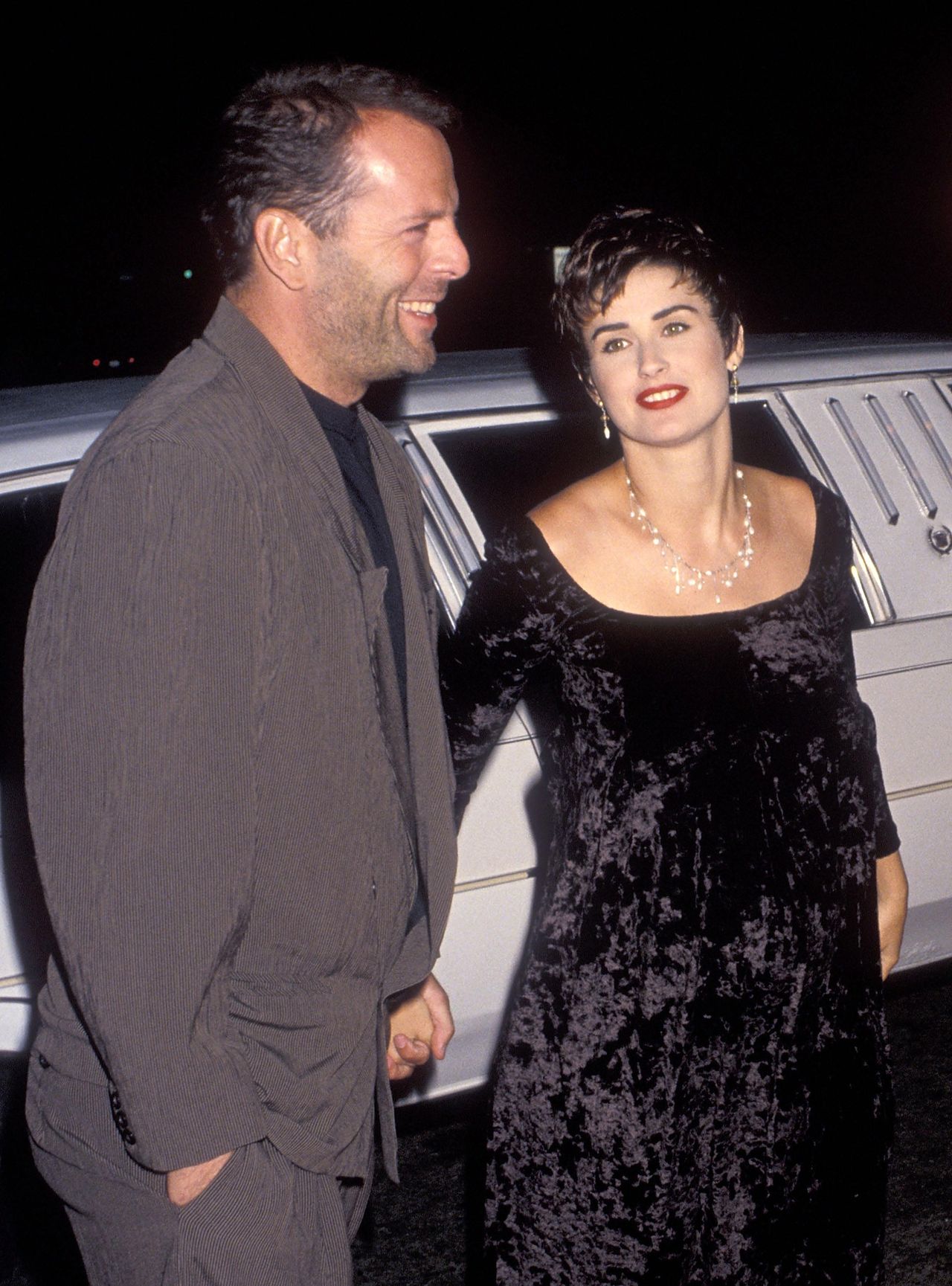 Un_compleanno_speciale_con_la_famiglia_GfTsmKNX8E - Confidenze24 Source: Ron Galella Collection via Getty - Getty Images - Bruce Willis e Demi Moore al 'Hudson Hawk' Westwood Premiere