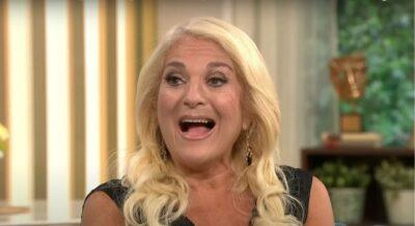 Vanessa_Feltz_alla_guida_di_un_nuovo_talk_show_quotidiano_T7Wk0J8a9f - Confidenze24 Source: ITV - - Vanessa Feltz sorridente su This Morning