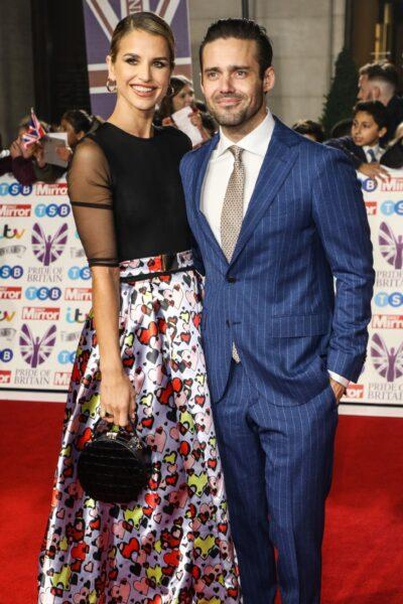 Vogue_Williams_affronta_le_voci_di_separazione_da_Spencer_Matthews_Y1H2l0EMbt - Confidenze24 Source: Splash News - - Vogue Williams e Spencer Matthews sorridenti