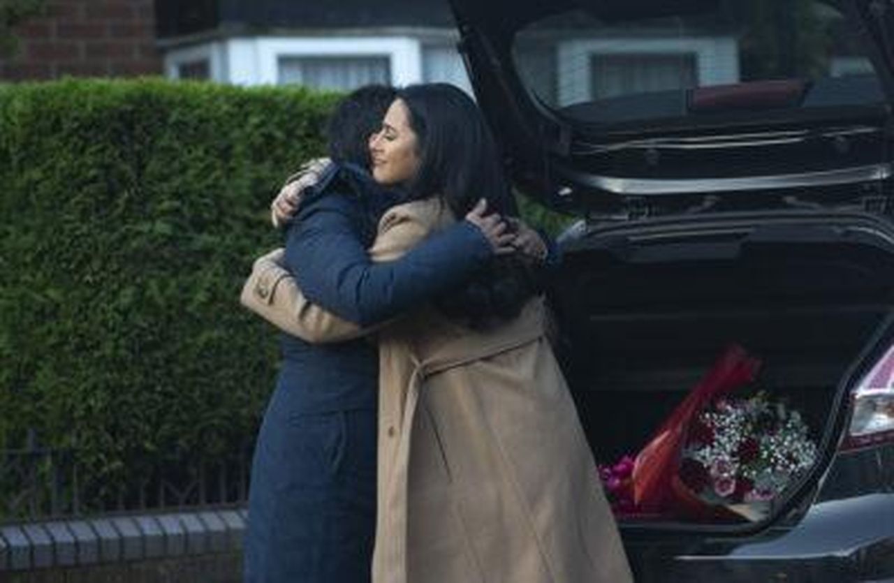 Yasmeen_dice_addio_HlhmYYYEmd - Confidenze24 Yasmeen dice addio Yasmeen e Alya si dicono addio