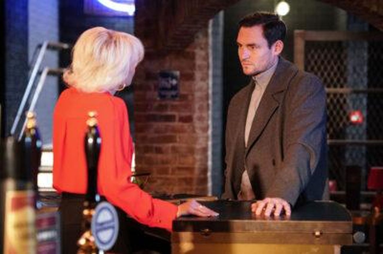 Zack_ha_imparato_la_lezione_JlZiCBlY3B - Confidenze24 Source: BBC - - Nicola e Zack in una conversazione tesa in Harry's Barn