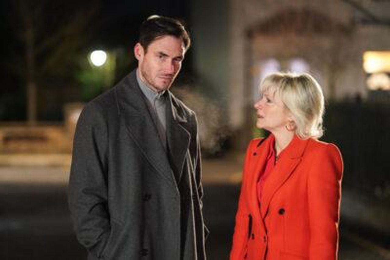 Zack_ha_imparato_la_lezione_irl8UZ3j1S - Confidenze24 Source: BBC - - Zack e Nicola condividono una conversazione tesa in EastEnders
