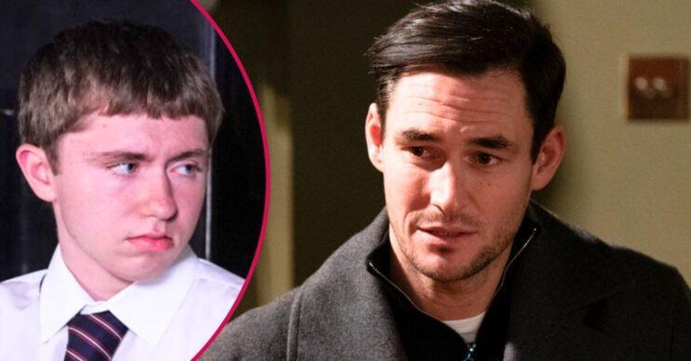 Zack_ha_imparato_la_lezione_s9G09IH0o5 - Confidenze24 Source: BBC/Composite: ED! - - Zack sembra sofferente in EastEnders