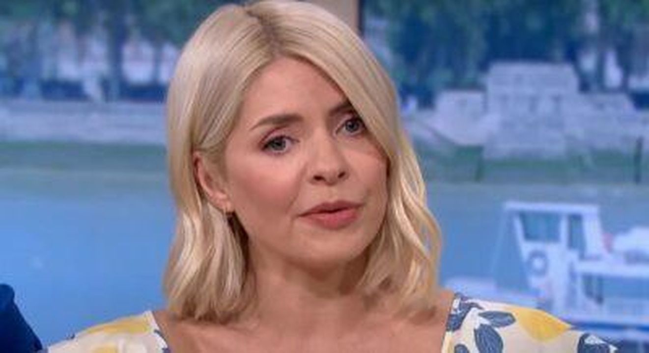 _una_mossa_imbarazzante_ZgN2EqCnWa - Confidenze24 Source: ITV - - Holly Willoughby parla su This Morning