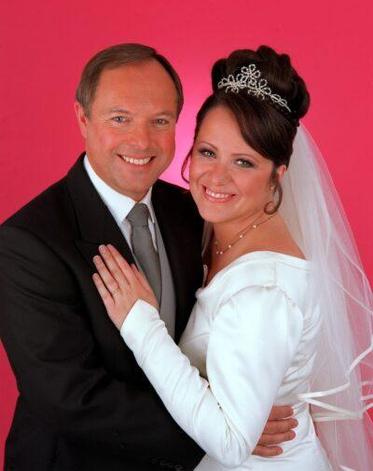 Amy_e_Kate_Robbins_sono_parenti_jEVRBD3FT0 - Confidenze24 Source: ITV/Shutterstock - - Amy e Robert Daws in The Royal