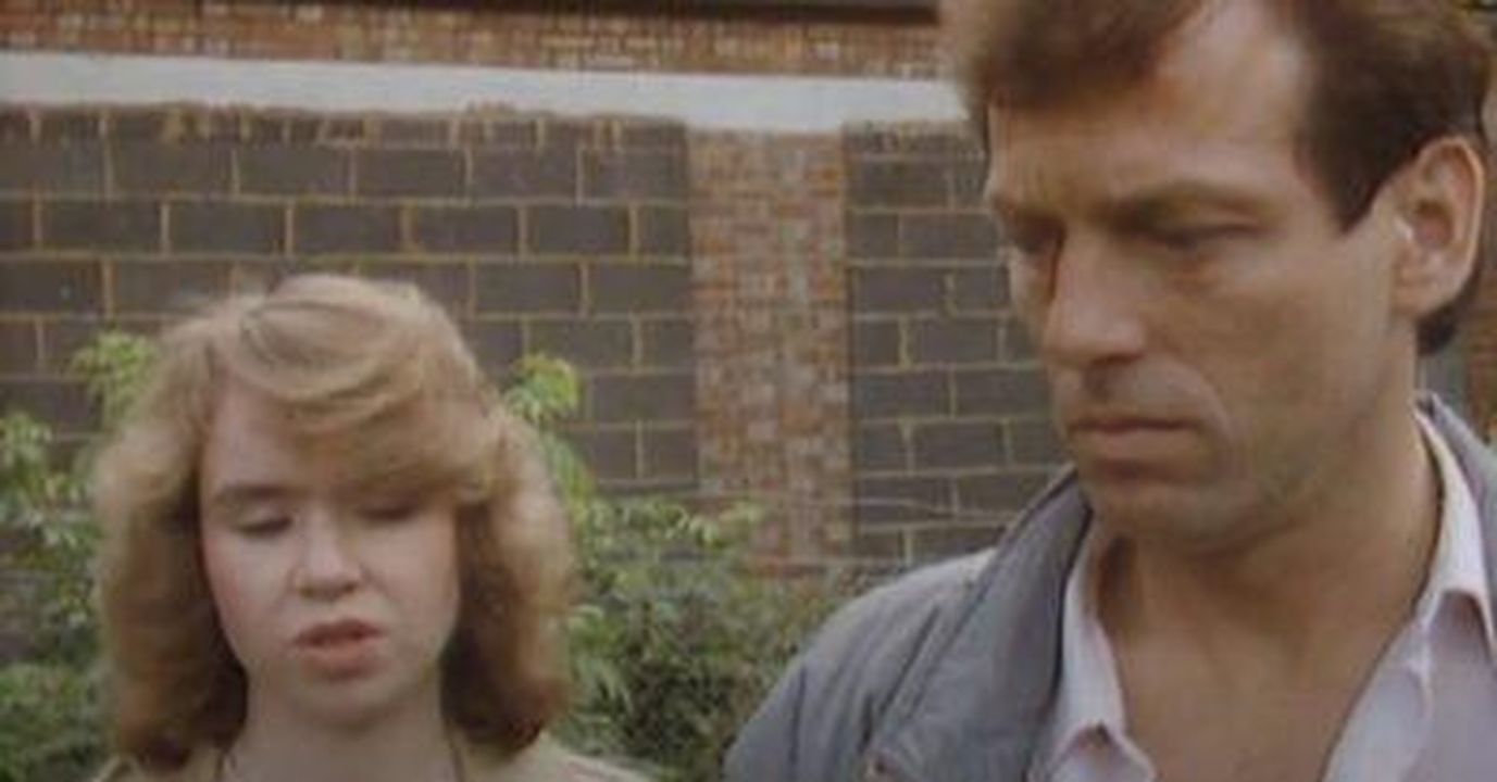 Chi_sono_i_genitori_di_Vicki_Fowler_8jIszxmefV - Confidenze24 Chi sono i genitori di Vicki Fowler? Den e Michelle in un episodio di EastEnders