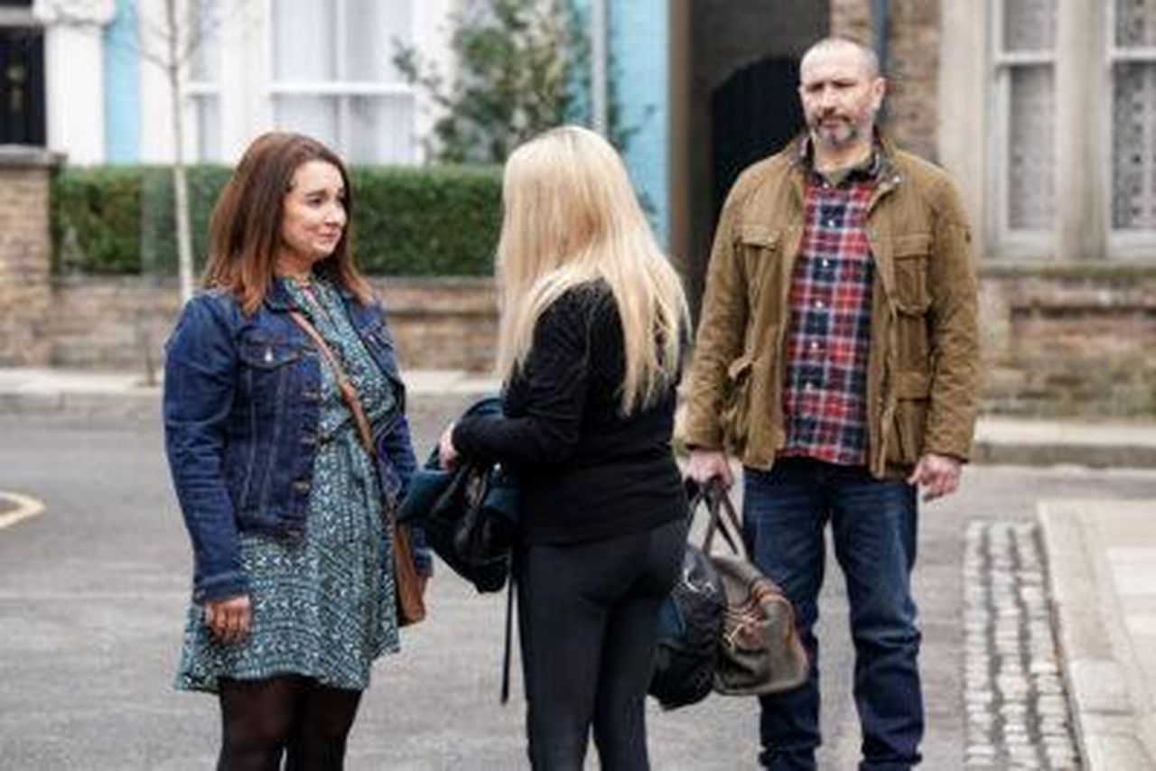 Come__legata_Vicki_a_Sharon_e_Martin_24eYLsLZjA - Confidenze24 Come è legata Vicki a Sharon e Martin? Vicki e Sharon parlano su EastEnders