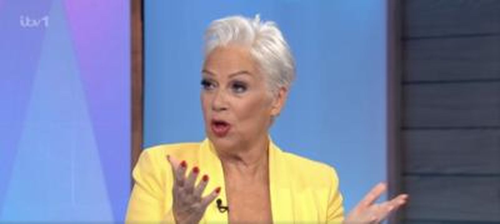 Denise_Welch_parla_del_presunto_incidente_in_mongolfiera_2bbW6yP0tp - Confidenze24 Source: ITV - - Denise Welch parla su Loose Women