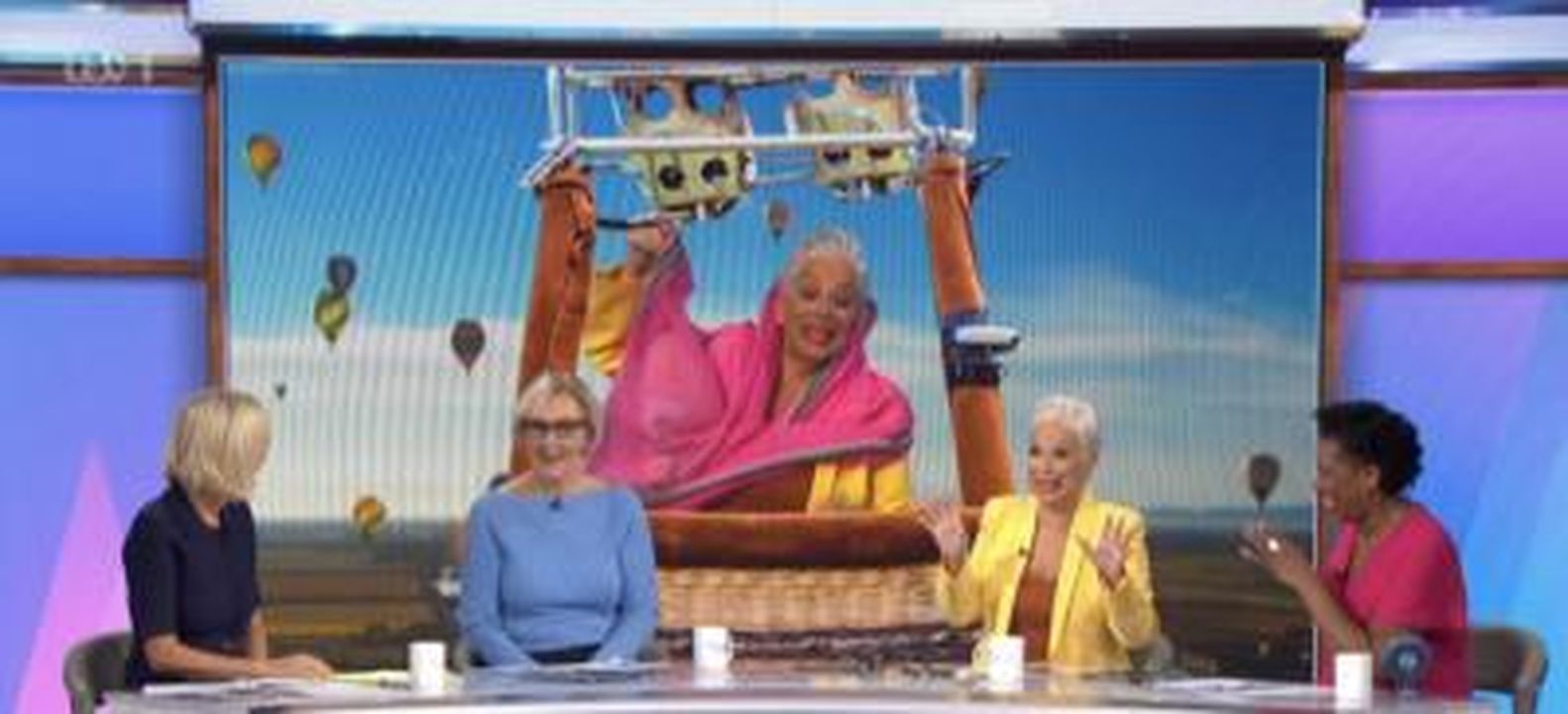 Denise_Welch_parla_del_presunto_incidente_in_mongolfiera_GEXjlPjMiy - Confidenze24 Source: ITV - - Denise Welch e il panel di Loose Women