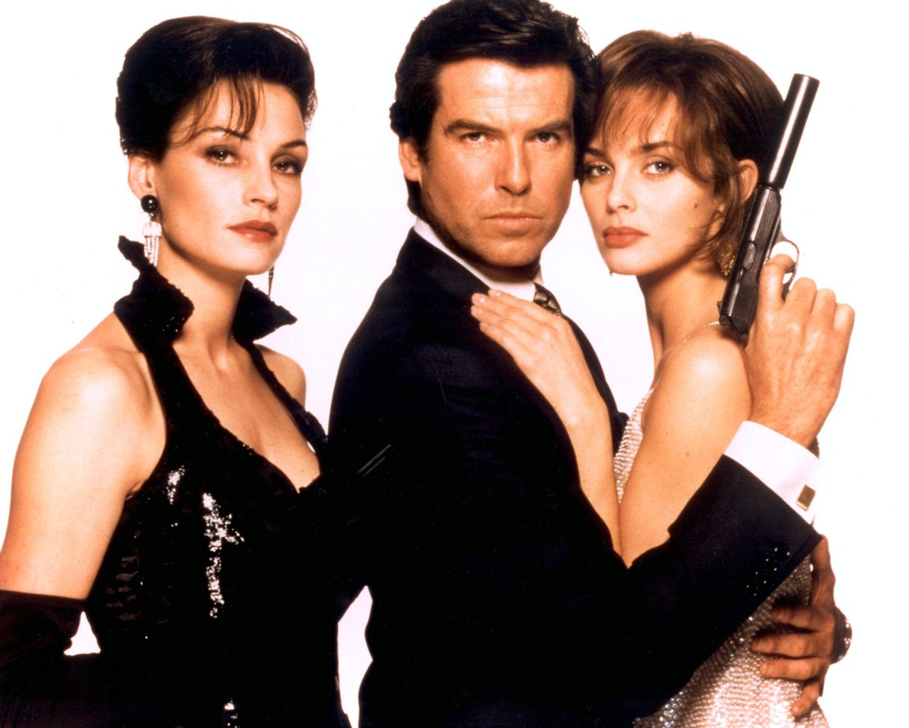 Helen_Mirren_e_il_suo_rapporto_con_James_Bond_Xv4wBJ2jIo - Confidenze24 Source: ©United Artists/Courtesy Everett Collection - - GOLDENEYE, Famke Janssen, Pierce Brosnan, Izabella Scorupco, 1995