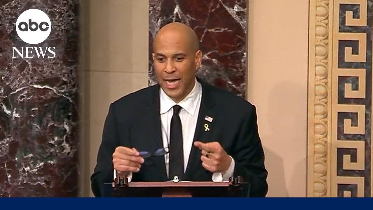 Il_contesto_politico_e_il_discorso_di_Cory_Booker_66Q7bJfE2s - Confidenze24 Il contesto politico e il discorso di Cory Booker Cory Booker durante il suo discorso al Senato