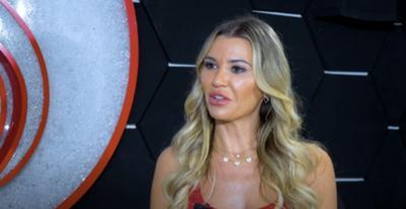 Il_divorzio_costoso_di_Christine_e_Paddy_VqvBgm4VJU - Confidenze24 Source: Shizzio Podcast - - Christine McGuinness durante il podcast