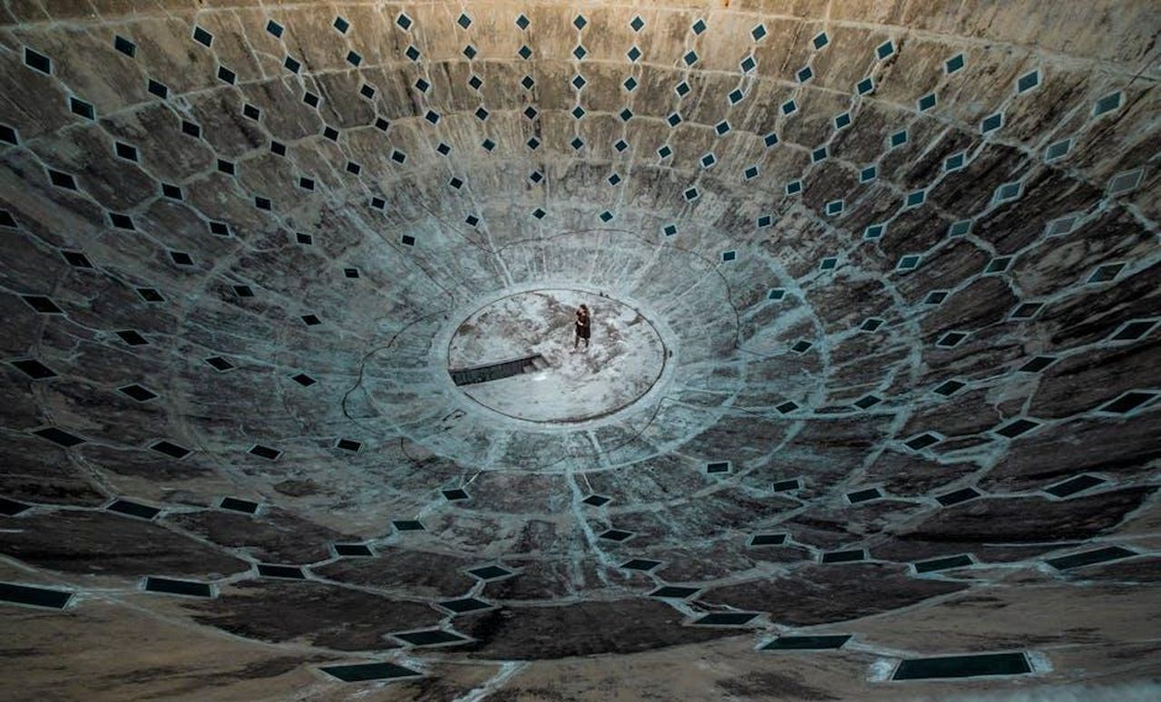 La_carriera_di_Mariah_Carey_e_le_sue_relazioni_passate_F1hsZVOEnV - Confidenze24 Source: Ludvig Hedenborg - pexels - Intricate geometric concrete dome with circular patterns in Costa Careyes, Mexico.