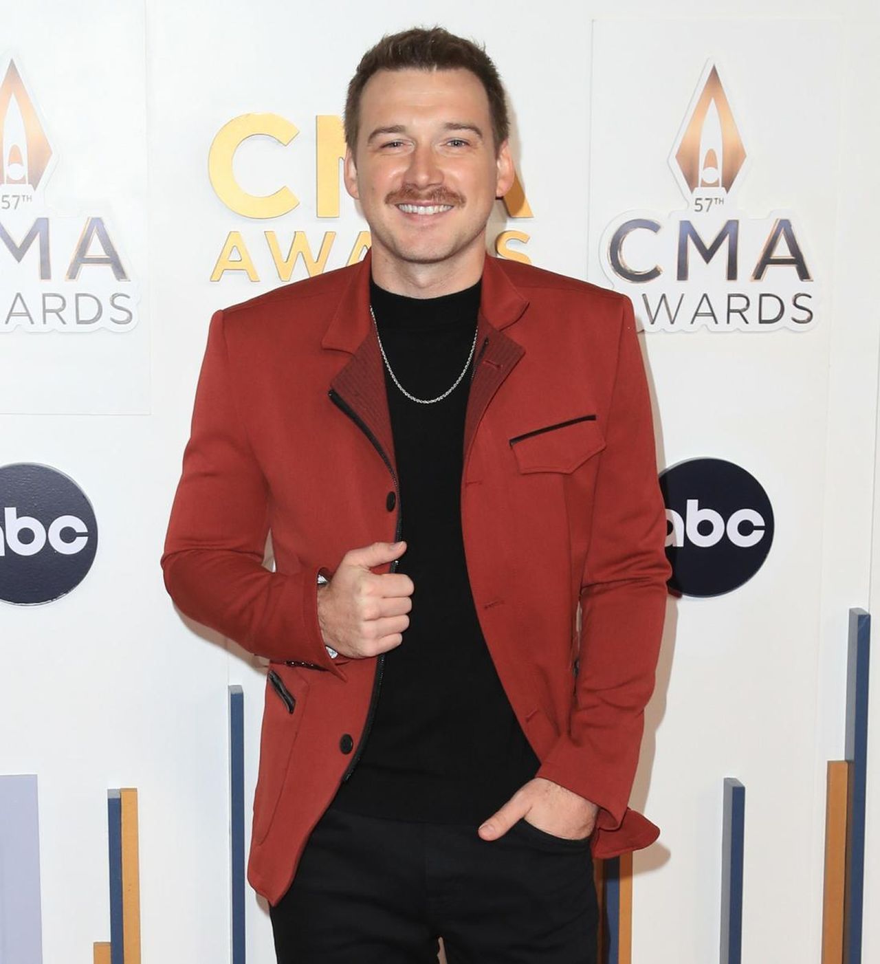 Le_reazioni_al_comportamento_di_Wallen_Uort4RIE6E - Confidenze24 Le reazioni al comportamento di Wallen Morgan Wallen ai CMA Awards