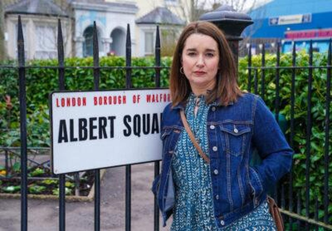 Perch_Vicki_ha_lasciato_EastEnders_mHgzZFhDqr - Confidenze24 Perché Vicki ha lasciato EastEnders? Alice Haig come Vicki Fowler in una foto promozionale