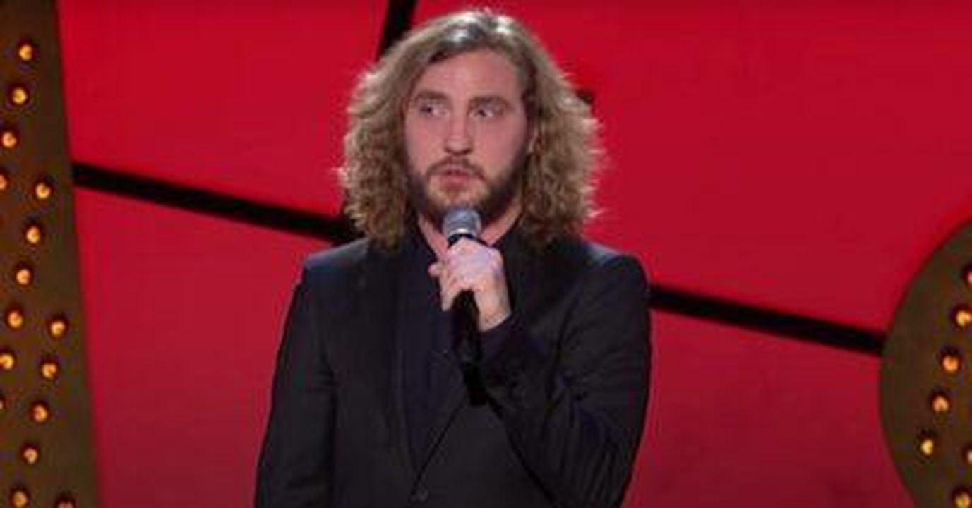 Seann_Walsh_annuncia_la_nascita_del_secondo_bambino_rrQNvplrxd - Confidenze24 Source: Universal Comedy YouTube - - Seann Walsh fa stand up
